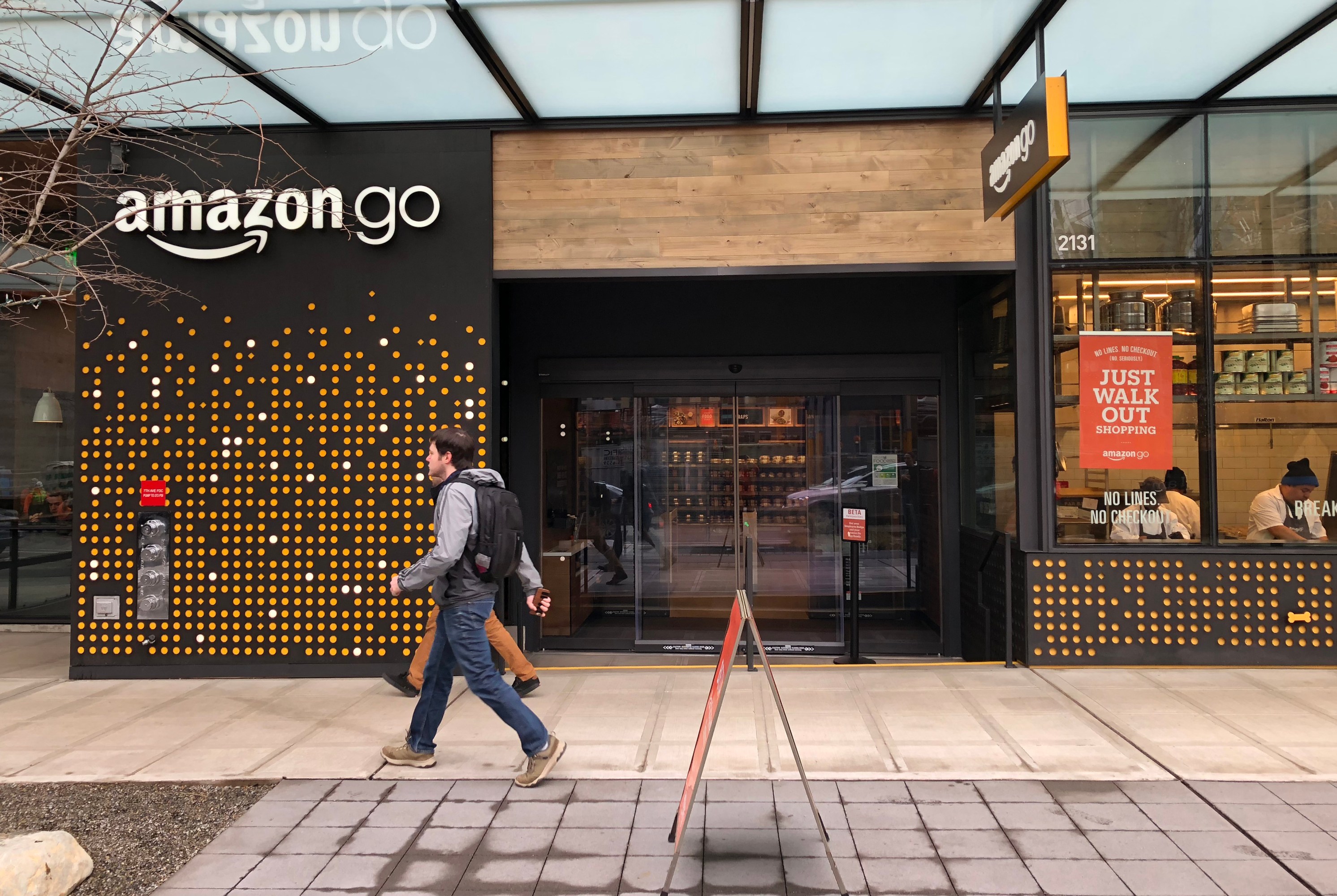Amazon’s cashierless Seattle grocery store is opening to the public