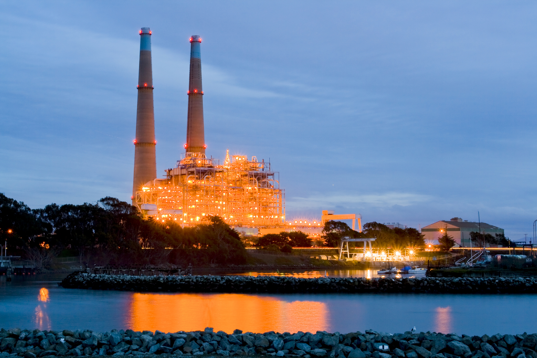 Image of the Moss Landing Power plant
