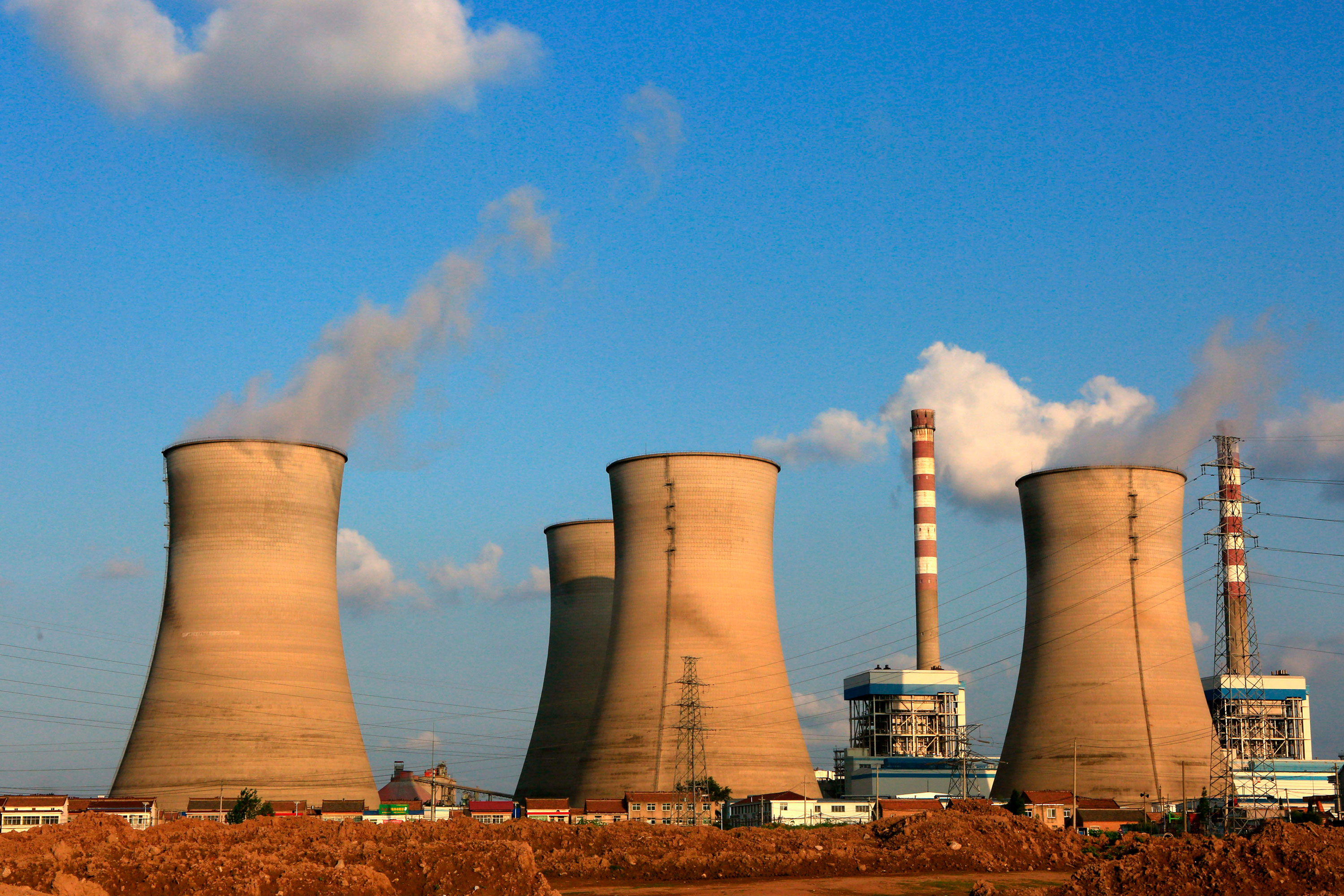 A coal-fired power plant in Huai&#039;an city, east China&#039;s Jiangsu province.