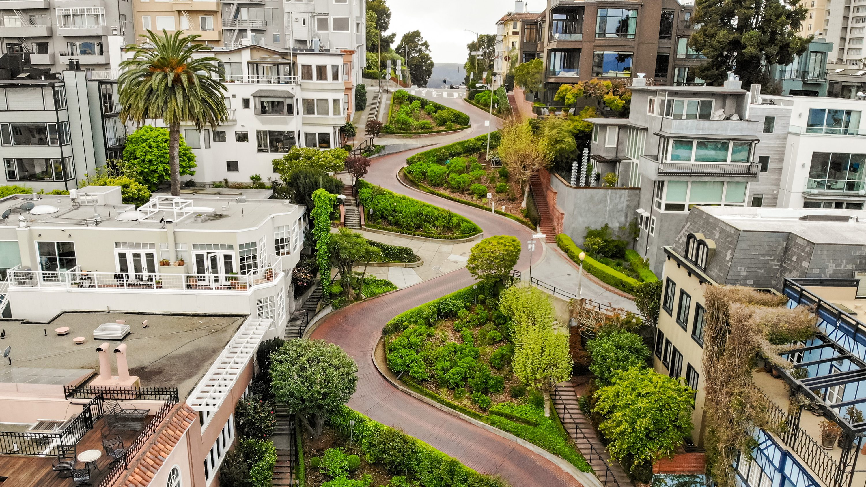 San Francisco&#039;s famously crooked Lombard Street during lockdown.