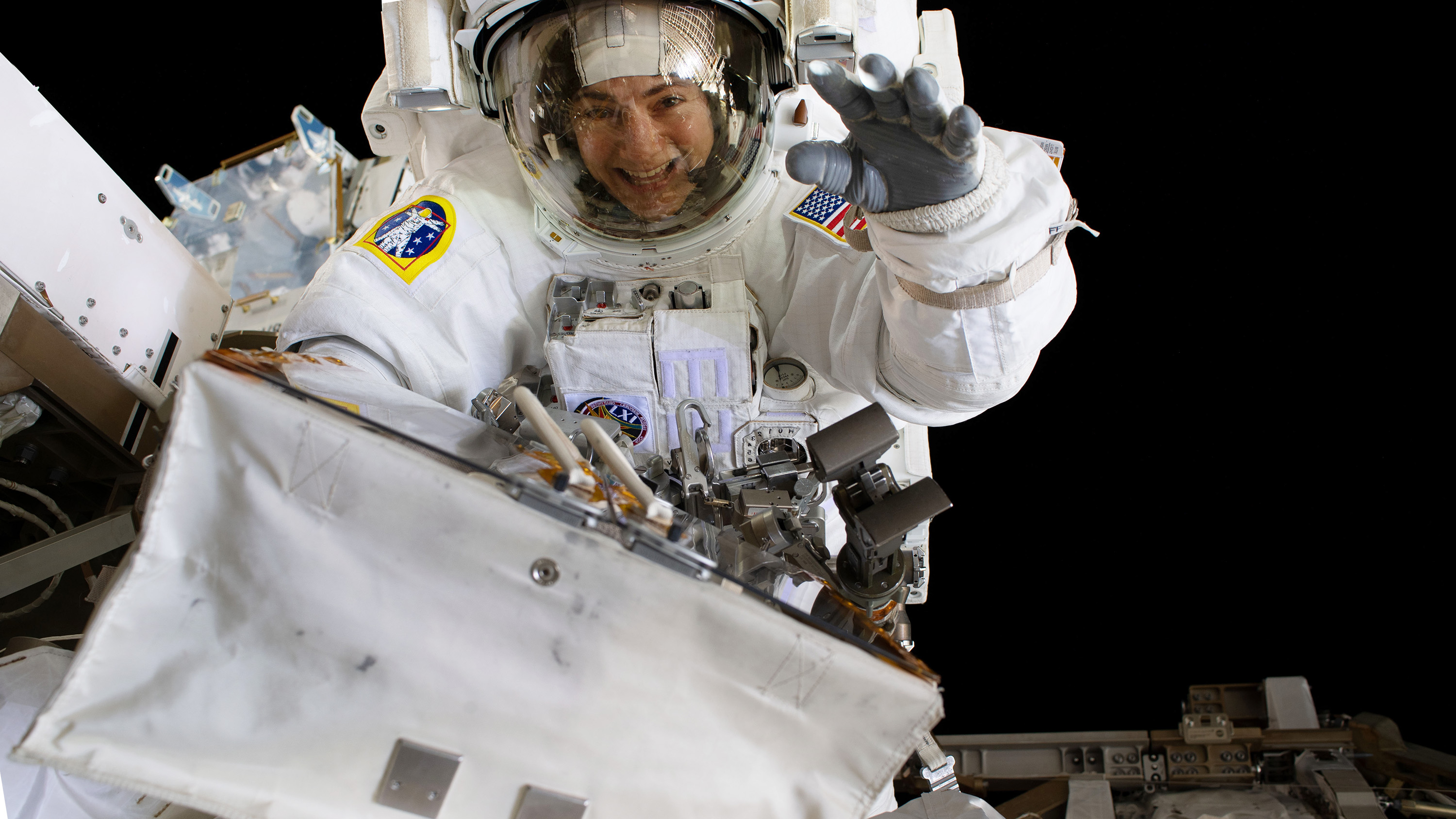 Jessica Meir on a spacewalk