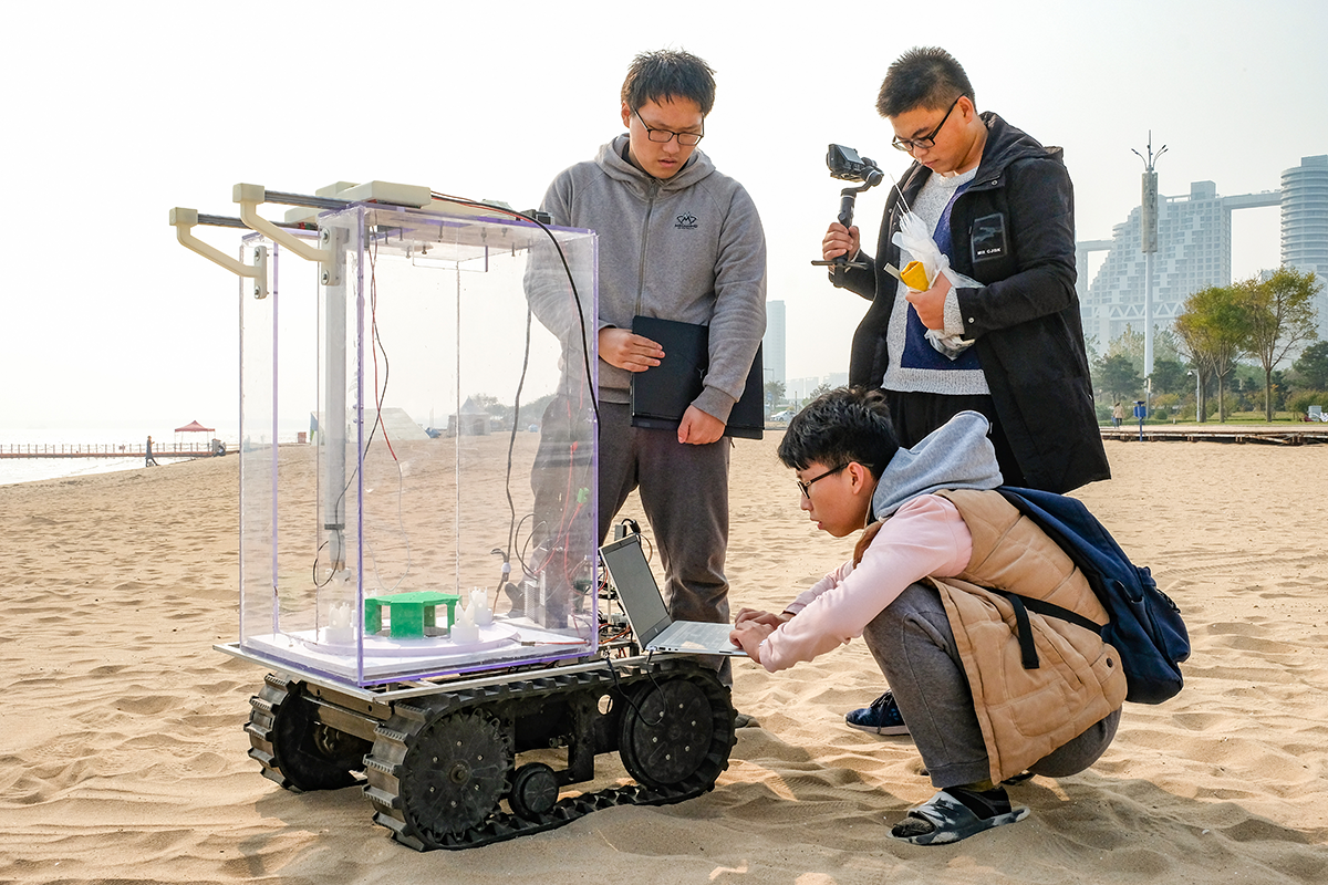 A desert robot depicts AI’s vast opportunities 1