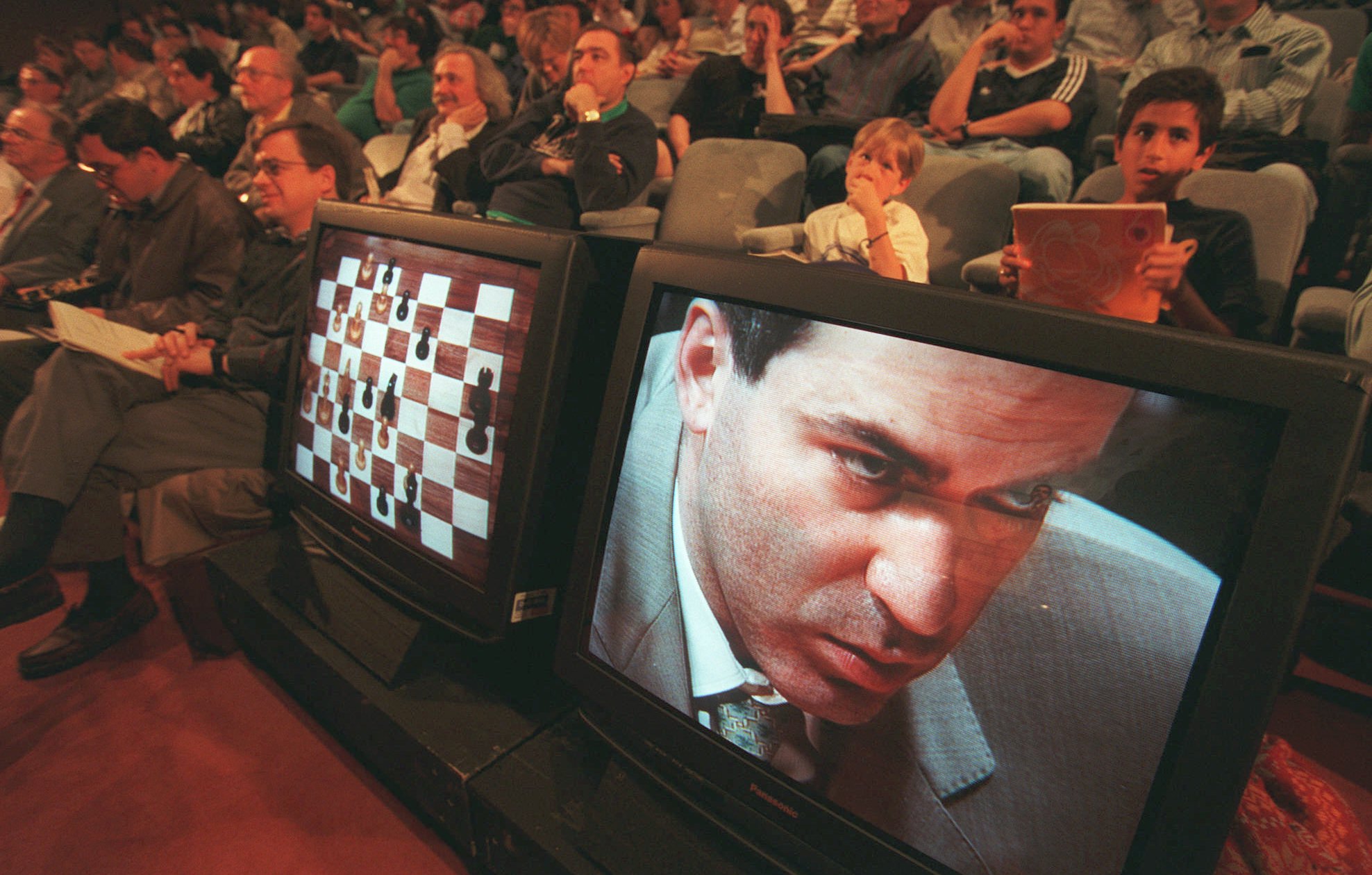 Gari Kasparov se enfrenta a Deep Blue