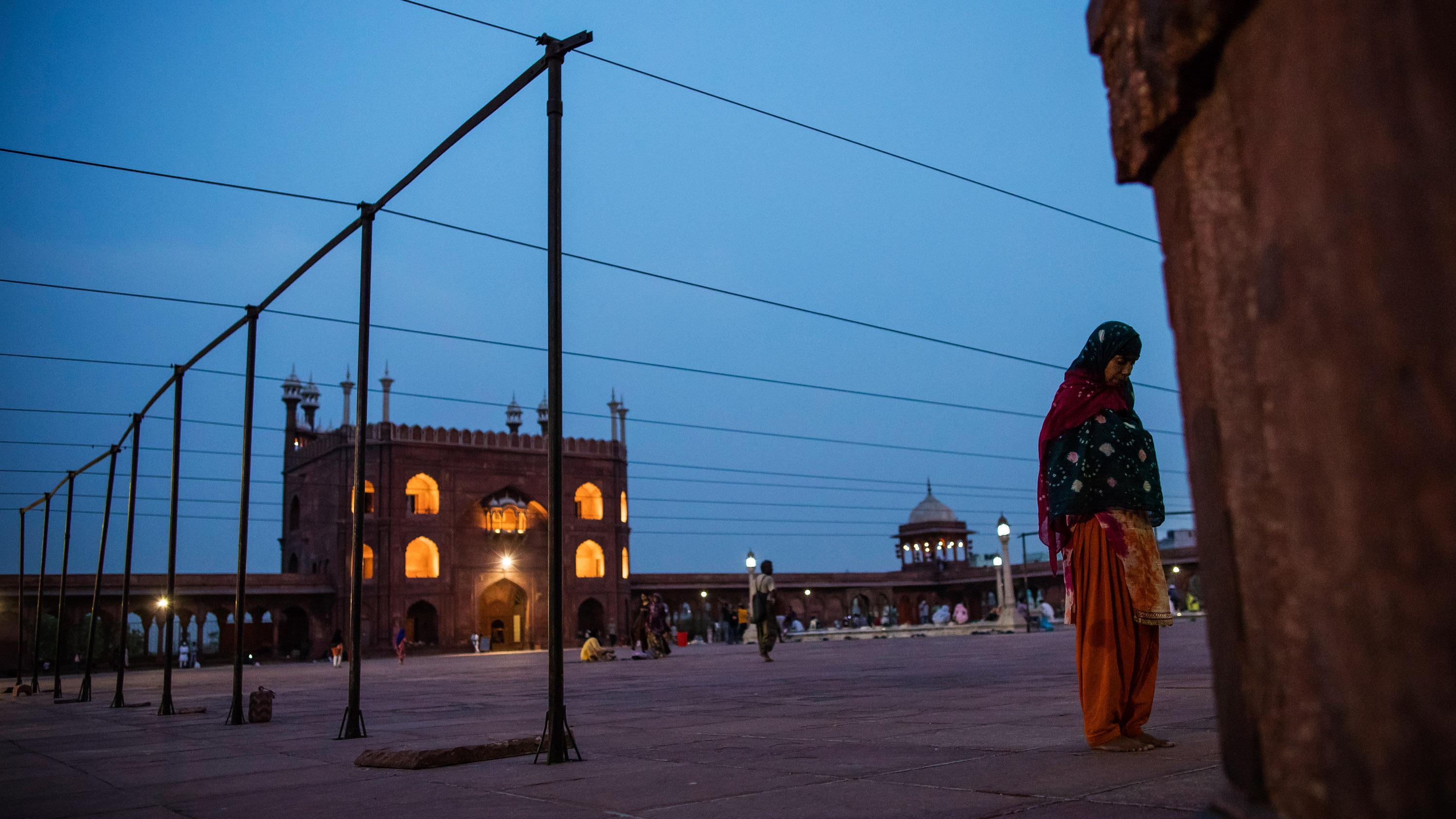 Muslim woman outside a mosque in Delhi