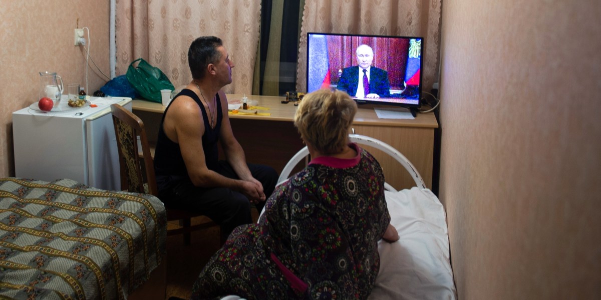 Los activistas están usando anuncios para colar noticias reales a los rusos sobre Ucrania