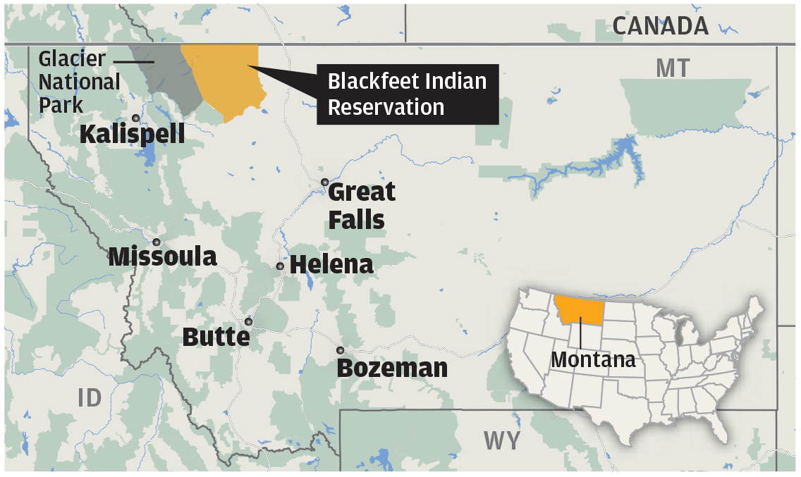 mapa de Montana con el área de la reserva india Blackfeet resaltada. Se inserta un mapa de EE. UU. con Montana resaltado.