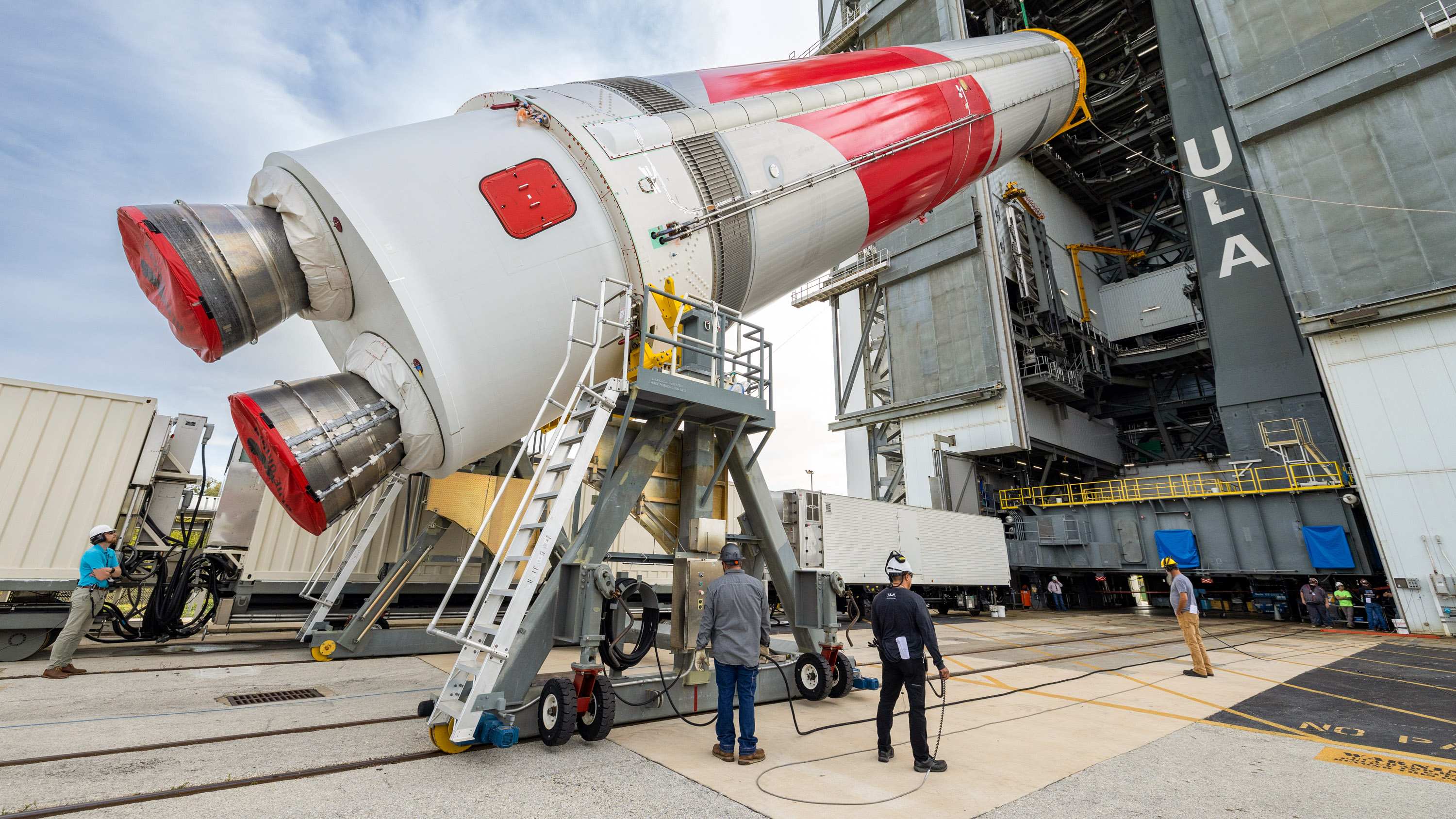 United Launch Alliance (ULA) hoists its Vulcan Cert-1 booster into the Vertical Integration Facility (VIF) at Cape Canaveral